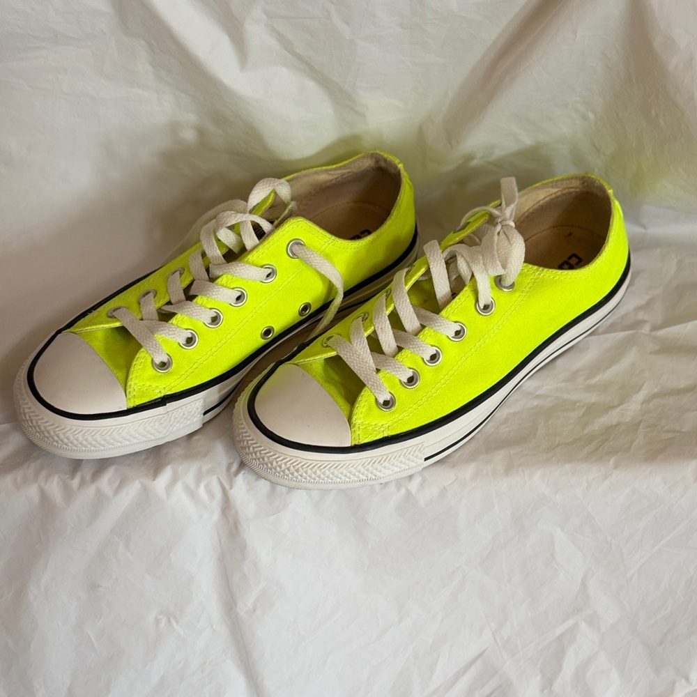 SOLD 💸 Converse Yellow Sneakers Classic Canvas Low-Top